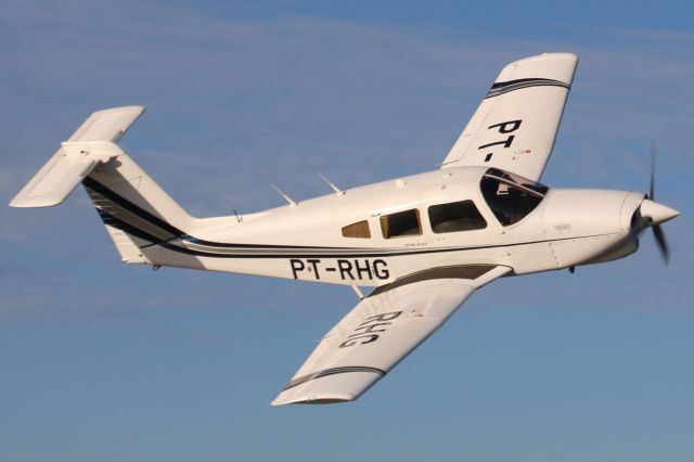 Piper Turbo Arrow 4 (PT-RHG)