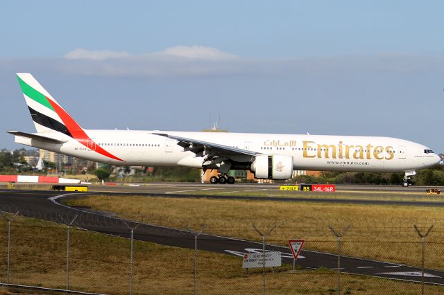 BOEING 777-300ER (A6-EGA)