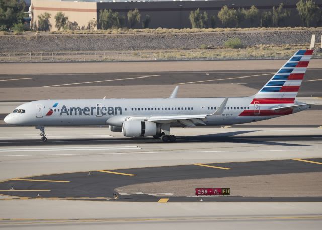 Boeing 757-200 (N937UW)