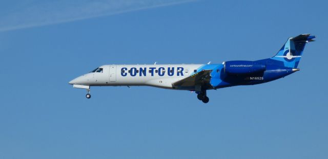 Embraer ERJ-135 (N16525) - On short final is this 2001 Contour Airlines Embraer 135ER in the Winter of 2023. 