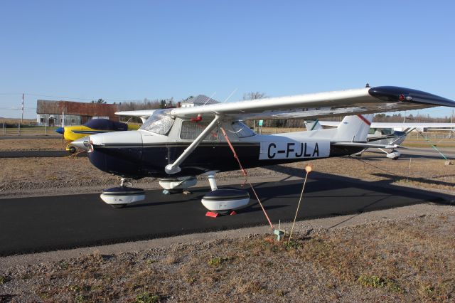 Cessna Commuter (C-FJLA) - Cessna 150 C-FJLA Aéroport de Joliette QC. CSG3 13-11-2016