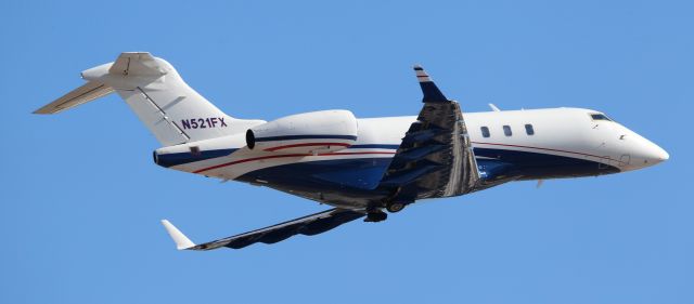 Bombardier Challenger 300 (N521FX)