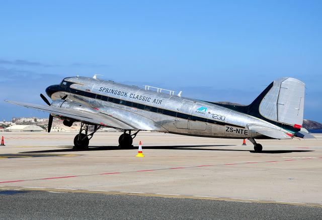 Douglas DC-3 (ZS-NTE) - June, 2015