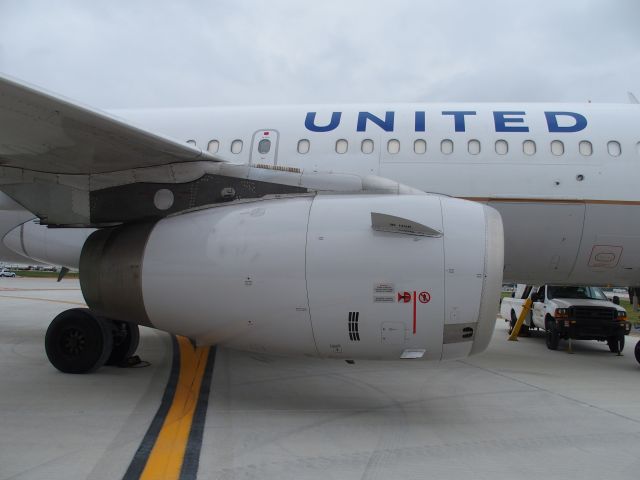 Airbus A319 (N815UA) - The jet of a United Airlines Airbus A319, N815UA at Chicago OHare International Airport (KORD) on September 27, 2015. 