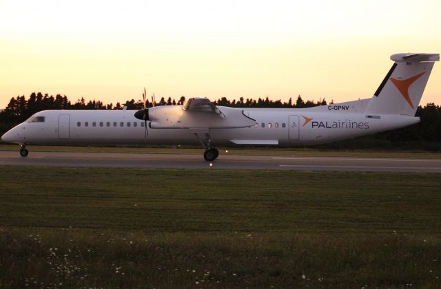 de Havilland Dash 8-400 (C-GPNV)