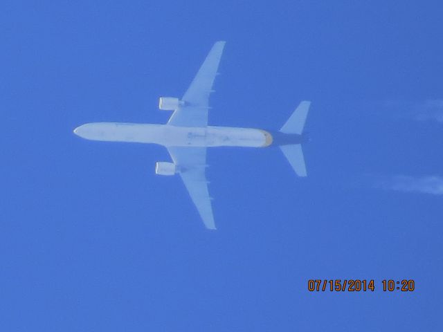 Boeing 757-200 (N415UP) - UPS flight 2939 from OAK to CAE over Baxter Springs KS (78KS) at 37k feet.