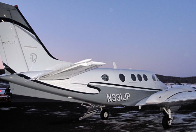 Beechcraft King Air 90 (N331JP) - At RELIANT AIR, where you find the cheapest fuel at Danbury (KDXR)!