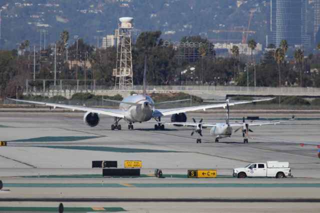 Boeing 787-9 Dreamliner (N27957)