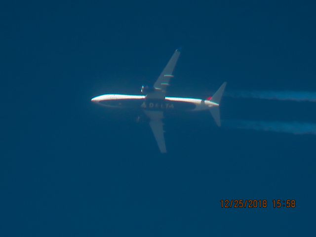 Boeing 737-900 (N906DN)
