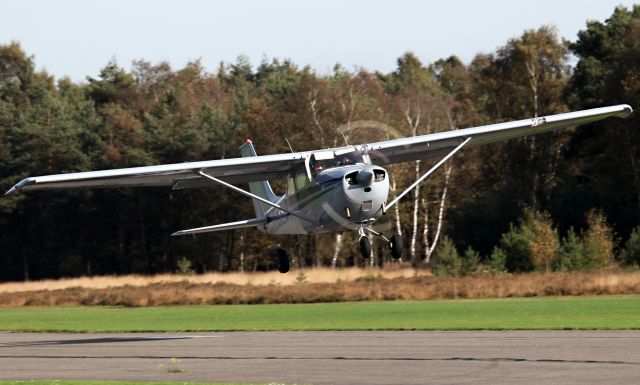 Cessna Skyhawk (OO-YAO)