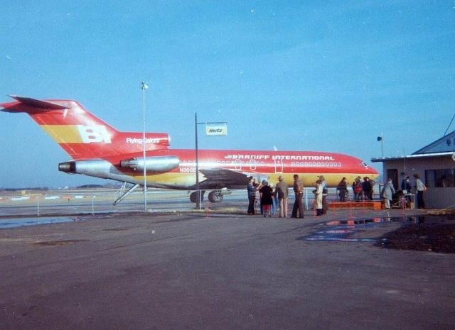 Boeing 727-100 (N300BN) - Ronald Reagan chartered this Braniff 727 into our local airport in March 1980 during his campaign, making it our airports largest aircraft landing.