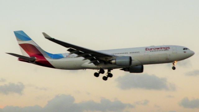 Airbus A330-200 (D-AXGD)
