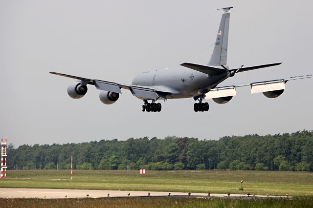 Boeing C-135FR Stratotanker (63-8873)