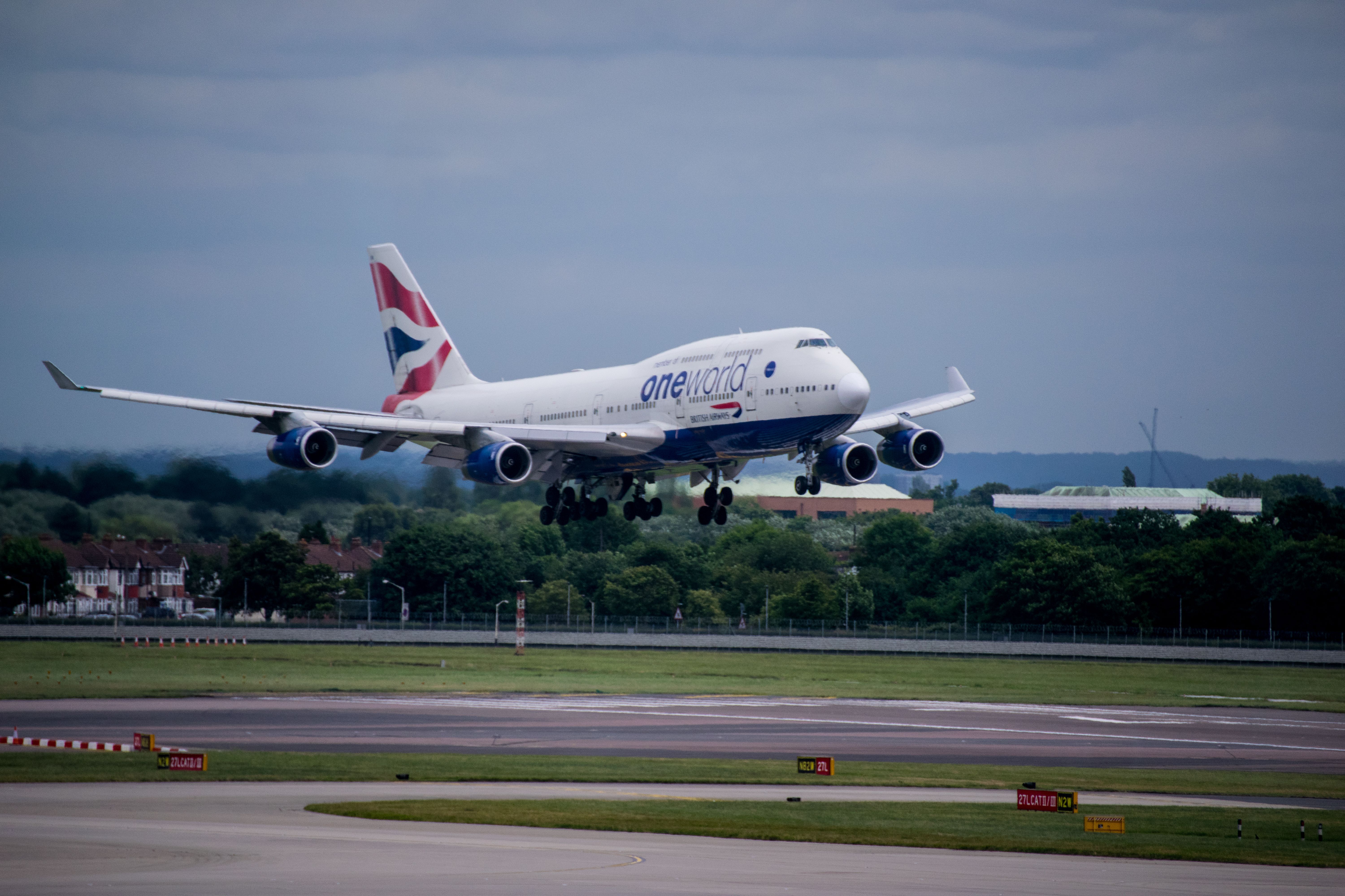 Boeing 747-400 (G-CIVK) - British Airways 747-400 G-CIVK landing at London Heathrow LHR on runway 27L.