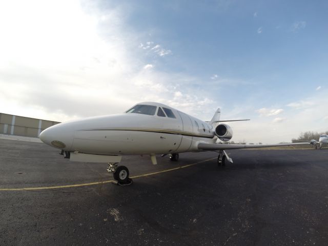 Dassault Falcon 10 (N100HV)