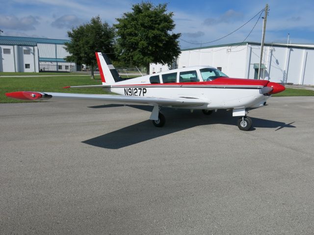 Piper PA-24 Comanche (N9127P)