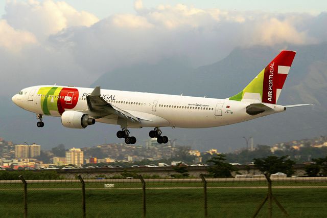 Airbus A330-300 (CS-TOI)