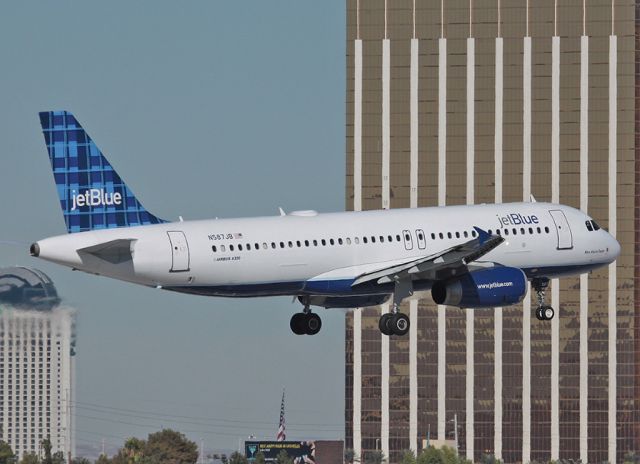 Airbus A320 (N587JB) - Las Vegas