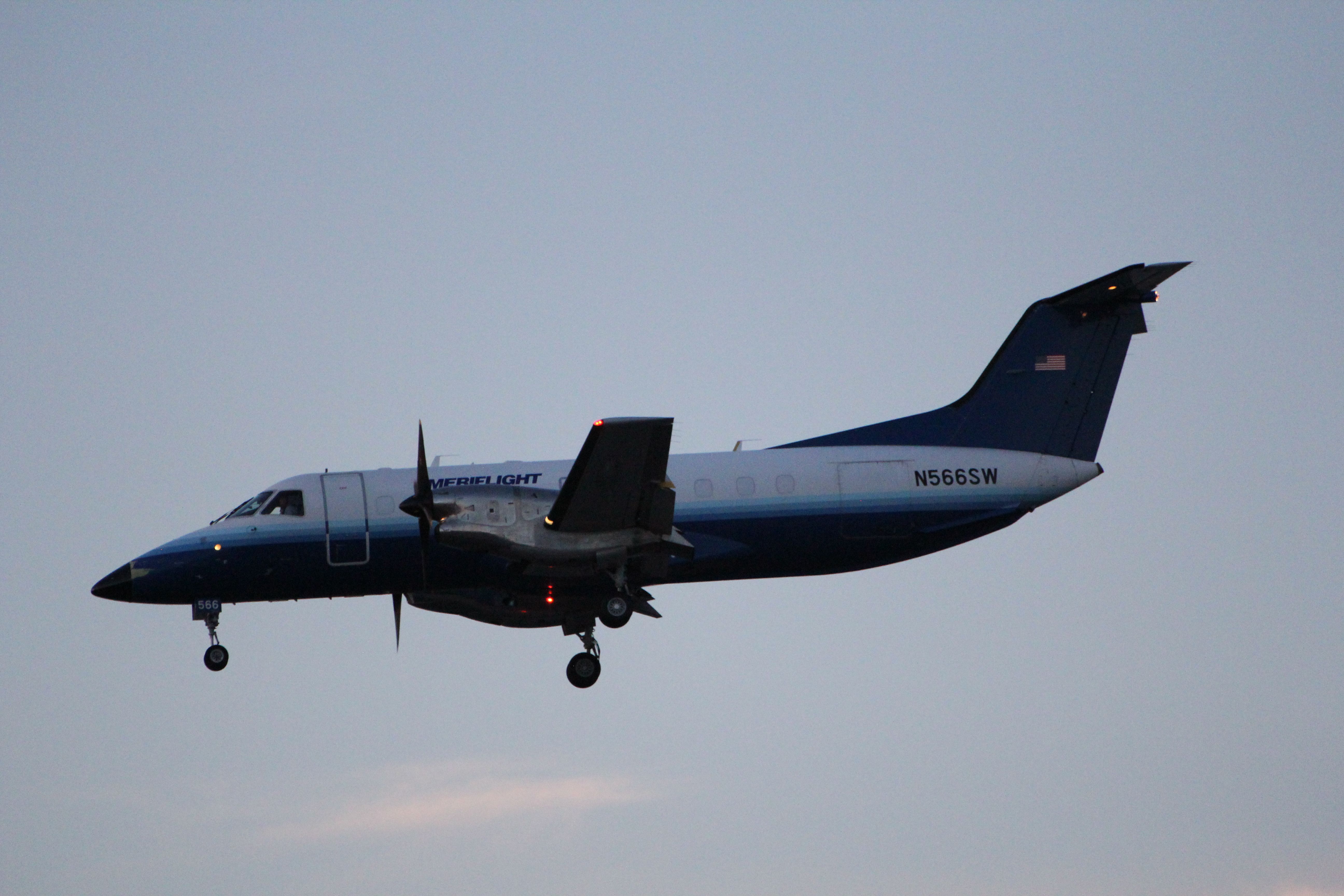 Embraer EMB-120 Brasilia (N566SW)