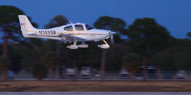 Cirrus SR-22 (N148SW)