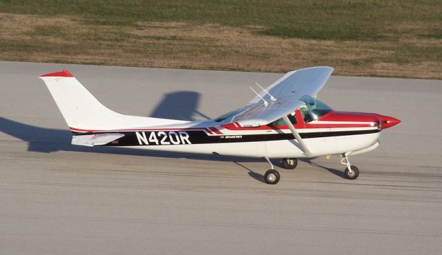 Cessna Skylane (N420R)
