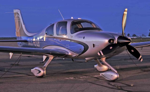 Cirrus SR-22 (N610GB)