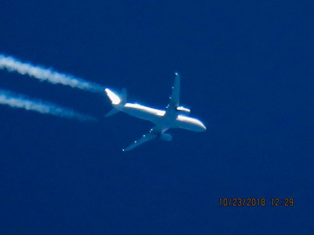 Airbus A320 (N449UA)