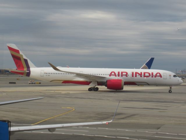 Airbus A350-900 (VT-JRA)