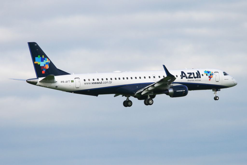Embraer ERJ-190 (PR-AYT)