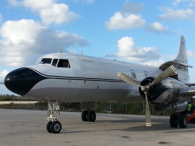 CONVAIR CV-340 Convairliner (N145GT) - Convair 340 being off loaded in Nassau.