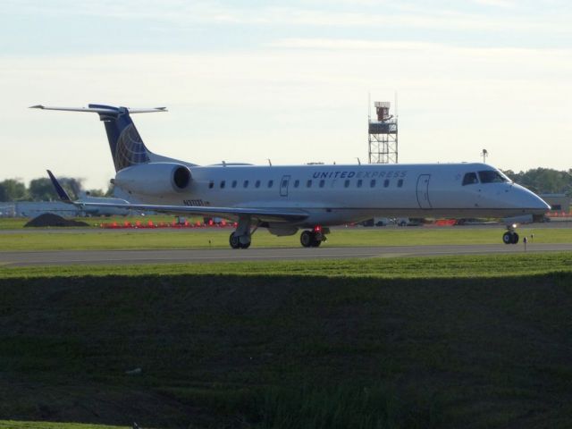 Embraer EMB-145XR (N31131)