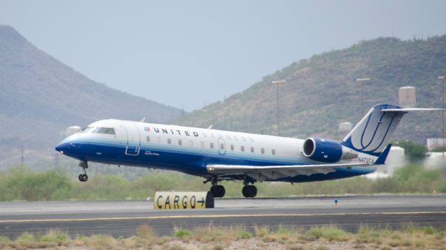 Canadair Regional Jet CRJ-200 (N472CA) - 07/16/2013