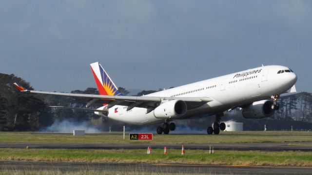 Airbus A330-300 (RP-C8785) - One of the last services to Auckland before switching to a nighttime operating schedule.