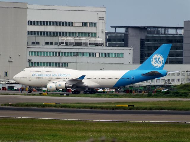 Boeing 747-400 (N747GF) - General Electric