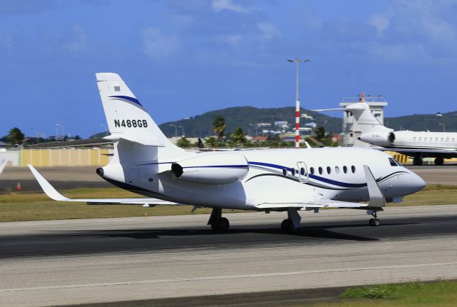 Dassault Falcon 2000 (N488GB)