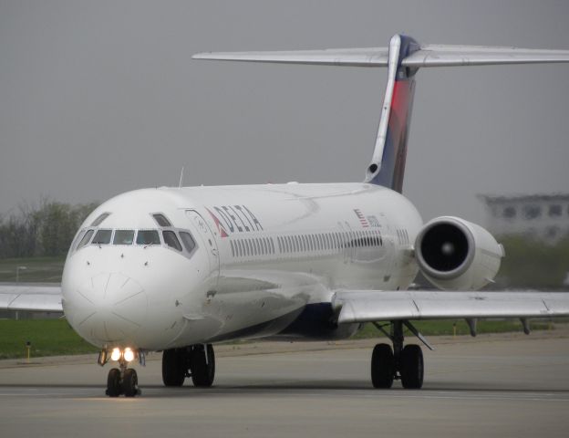 McDonnell Douglas MD-88 (N931DL)