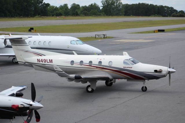 Pilatus PC-12 (N49LM)