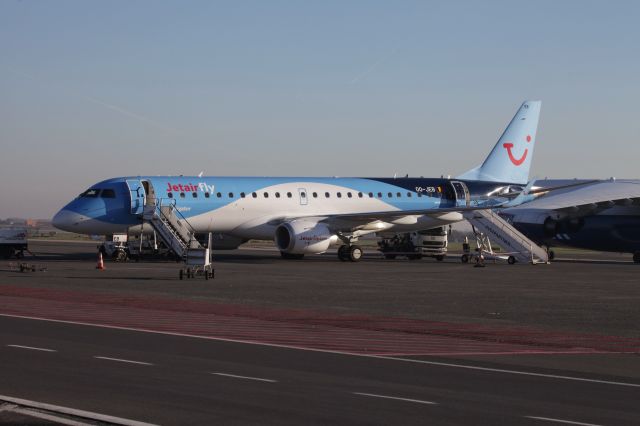 — — - antwerp airport