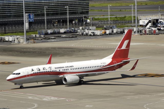 Boeing 737-800 (B-7633) - Taxi to Spot at Tokyo-Haneda Intl Airport on 2016/09/09