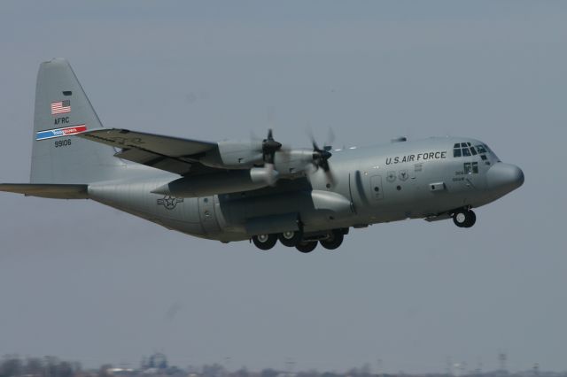 Lockheed C-130 Hercules —