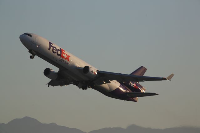 Boeing MD-11 (N585FE)