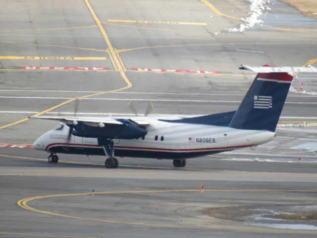 de Havilland Dash 8-400 (N806EX)