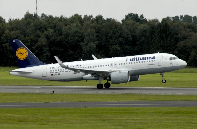 Airbus A320 (D-AINA)