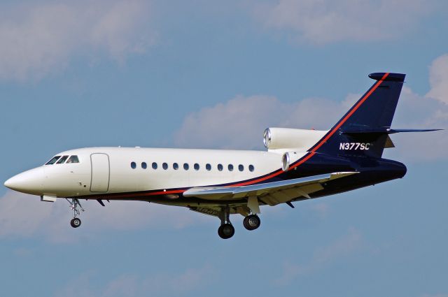 Dassault Falcon 900 (N377SC) - Landing Baltimore 33L.