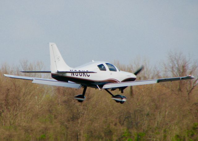 Cessna 350 (N86KC) - At Downtown Shreveport.