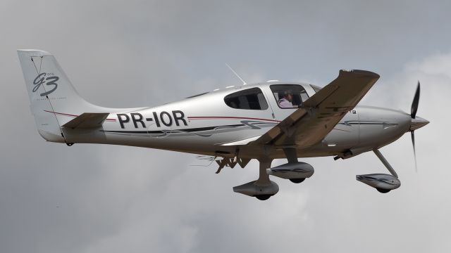 Cirrus SR-22 (PR-IOR)