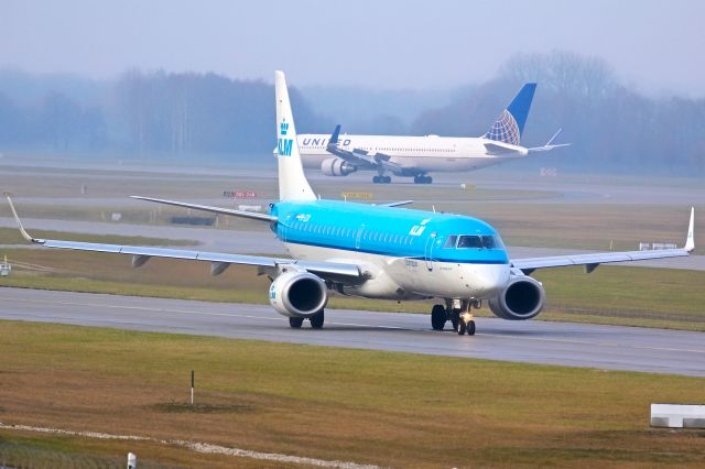 Embraer 170/175 (PH-EZR)