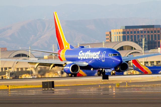 Boeing 737-700 (N951WN)