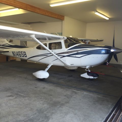 Cessna Skylane (N1465B)