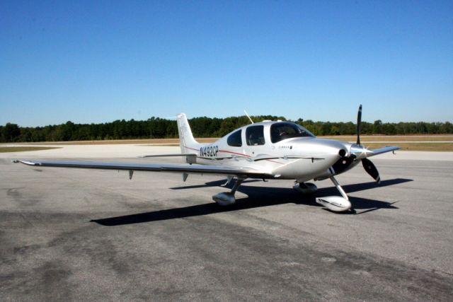 Cirrus SR-22 (N492CP)